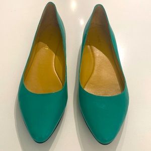 Nine West “Speak Up” green leather flats